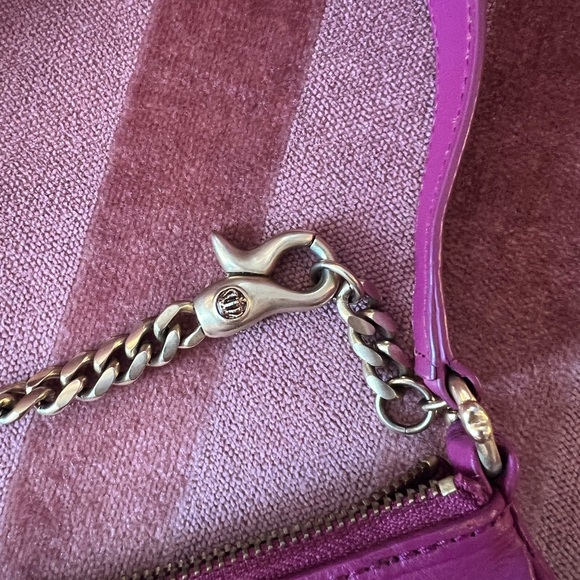JUICY COUTURE Pink Leather Y2K Baguette with Chain original 2000’s - Picture 6 of 7